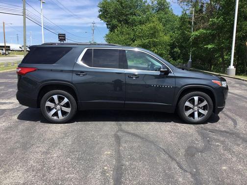 Graphite Metallic 2019 Chevrolet Traverse LT Leather