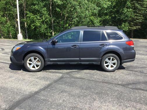 Graphite Gray Metallic 2013 Subaru Outback 3.6R Limited