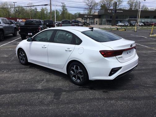 Snow White Pearl 2021 Kia Forte LXS