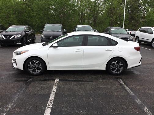 Snow White Pearl 2021 Kia Forte LXS
