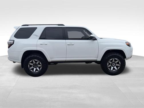 2023 Toyota 4Runner TRD Off Road