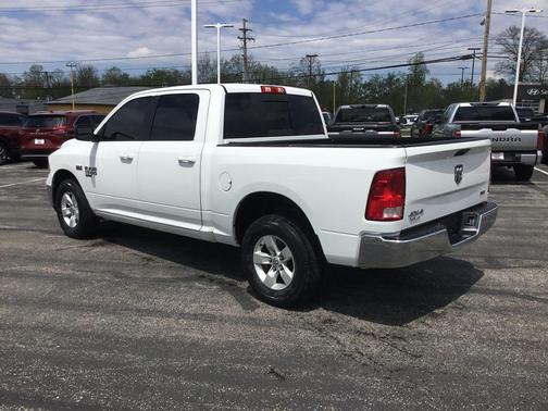 Bright White Clearcoat 2019 RAM 1500 SLT