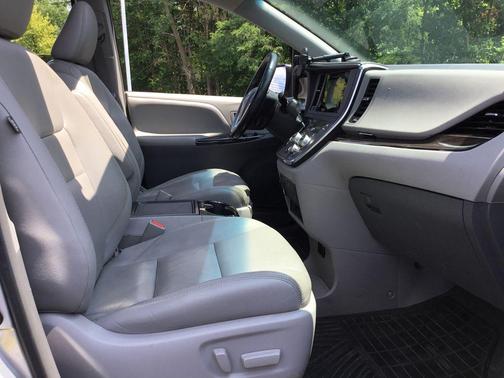 2015 Toyota Sienna XLE Premium
