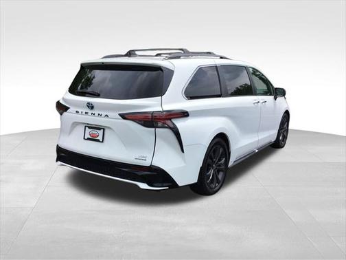2023 Toyota Sienna XSE 7 Passenger