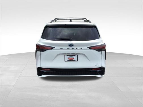 2023 Toyota Sienna XSE 7 Passenger