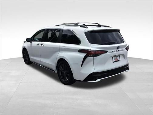 2023 Toyota Sienna XSE 7 Passenger