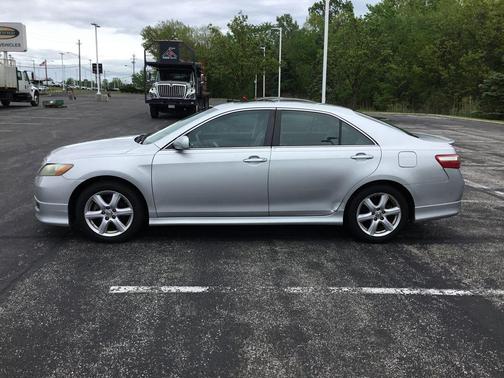 Titanium Metallic 2007 Toyota Camry SE