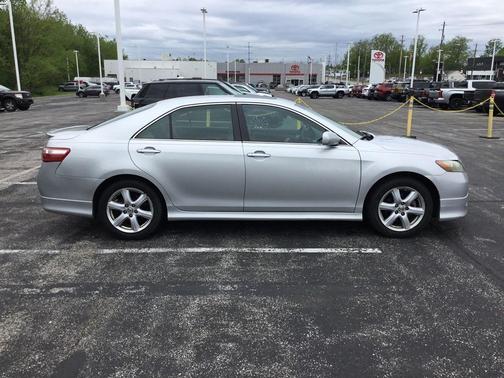 Titanium Metallic 2007 Toyota Camry SE