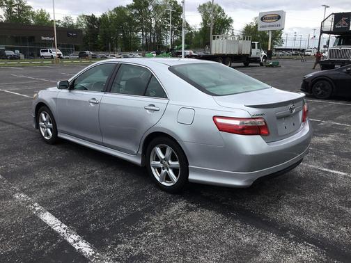 Titanium Metallic 2007 Toyota Camry SE