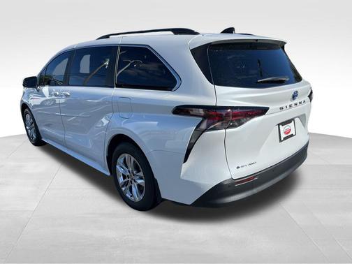 2025 Toyota Sienna XLE 7 Passenger