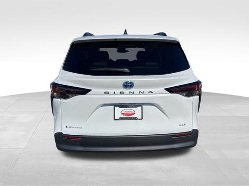 2025 Toyota Sienna XLE 7 Passenger