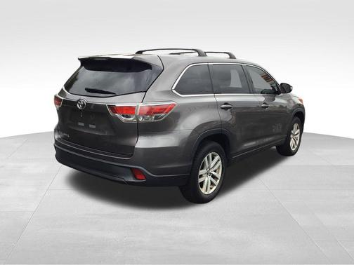 2016 Toyota Highlander LE