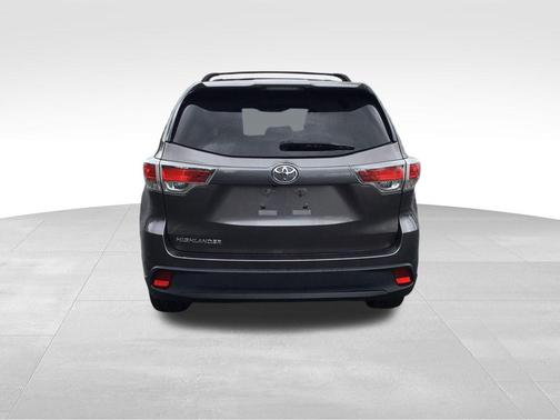 2016 Toyota Highlander LE