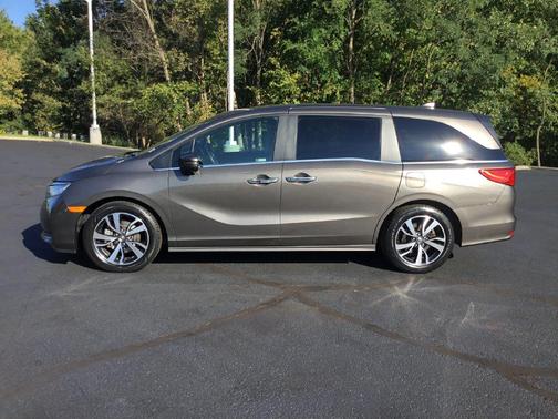 Pewter Metallic 2021 Honda Odyssey Touring