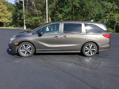 Pewter Metallic 2021 Honda Odyssey Touring