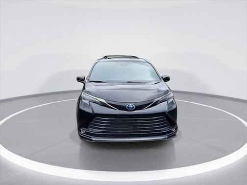 2024 Toyota Sienna Woodland Edition