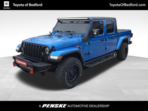 Hydro Blue Pearlcoat 2022 Jeep Gladiator Willys 4x4