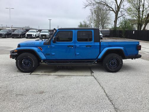 Hydro Blue Pearlcoat 2022 Jeep Gladiator Willys 4x4