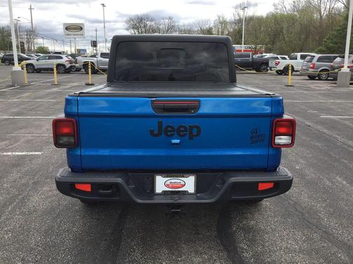 Hydro Blue Pearlcoat 2022 Jeep Gladiator Willys 4x4