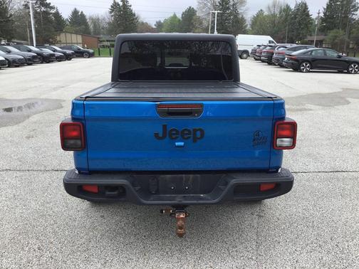 Hydro Blue Pearlcoat 2022 Jeep Gladiator Willys 4x4