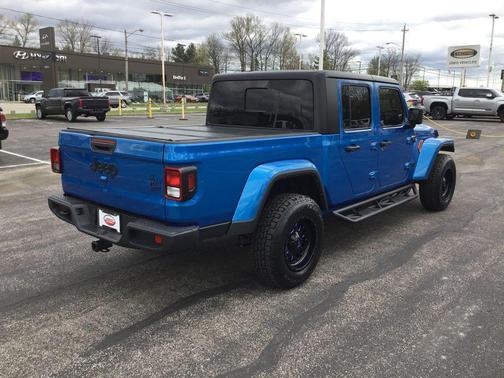 Hydro Blue Pearlcoat 2022 Jeep Gladiator Willys 4x4