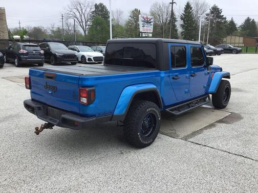 Hydro Blue Pearlcoat 2022 Jeep Gladiator Willys 4x4