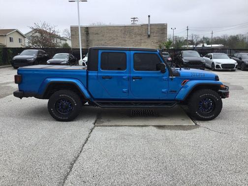 Hydro Blue Pearlcoat 2022 Jeep Gladiator Willys 4x4