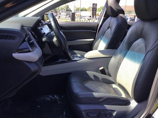 2019 Toyota Camry XLE