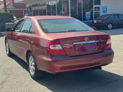 2004 Toyota Camry XLE