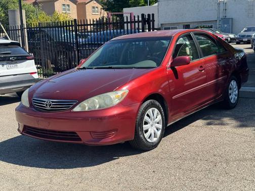 2005 Toyota Camry LE