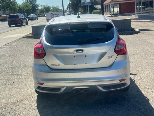 Silver 2014 Ford Focus ST Base