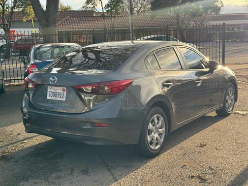 2014 Mazda Mazda3 i Sport