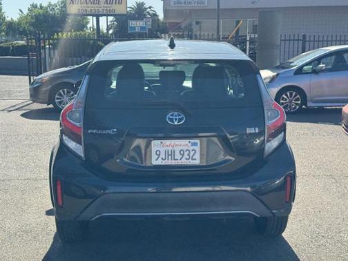 2018 Toyota Prius c Four