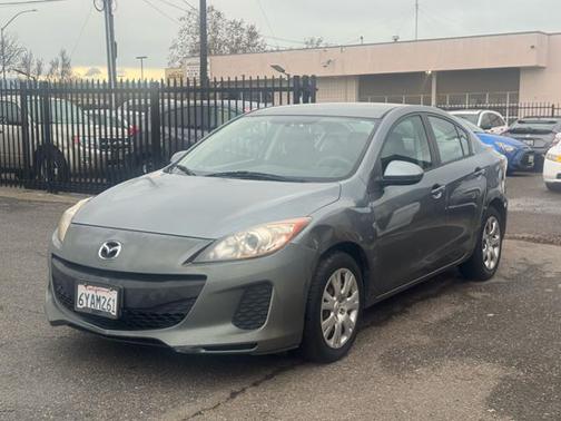 2013 Mazda Mazda3 i SV