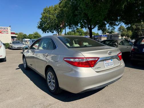 2017 Toyota Camry LE