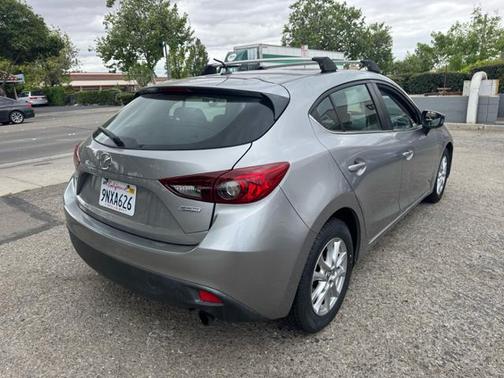 2016 Mazda Mazda3 i Sport