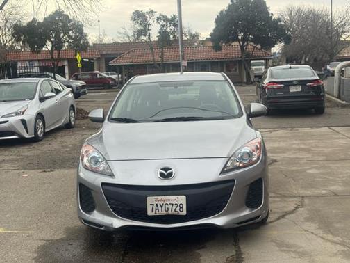 2013 Mazda Mazda3 i Sport
