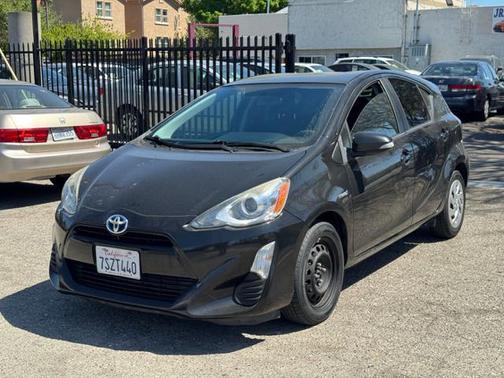 2016 Toyota Prius c Two