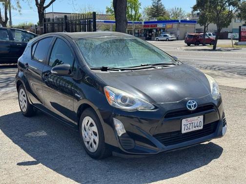 2016 Toyota Prius c Two