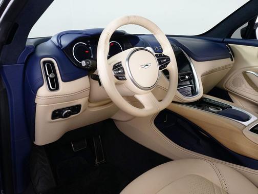 2021 Aston Martin DBX Base