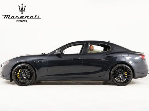 Nero Ribelle Metallic 2023 Maserati Ghibli Modena Q4