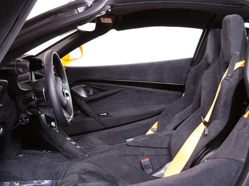 2025 McLaren 750S Coupe