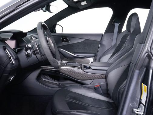 2023 Aston Martin DBX 707