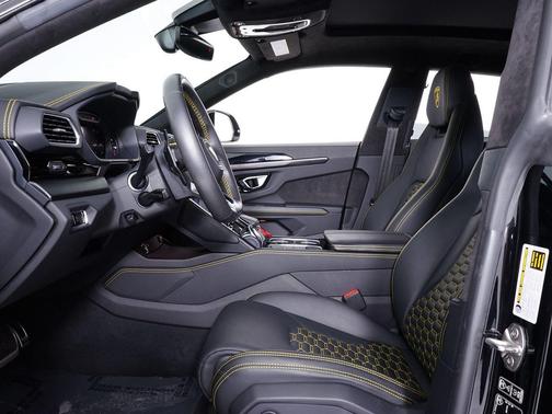 2023 Lamborghini Urus S