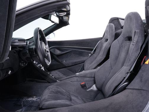 Glacier 2020 McLaren 720S Performance