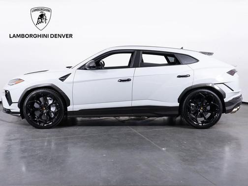 2023 Lamborghini Urus Performante