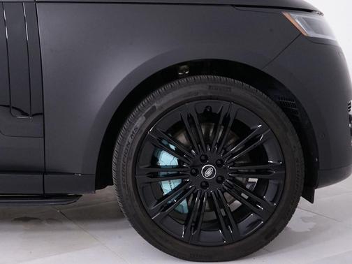 Santorini Black Metallic 2025 Land Rover Range Rover P530 SE 7 Seat