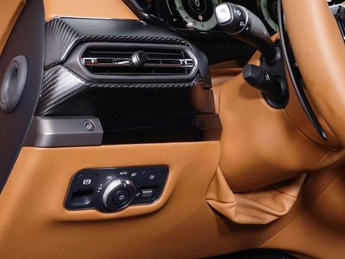 2026 Aston Martin Vantage Base