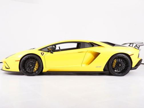 Giallo Spica 2018 Lamborghini Aventador S Base