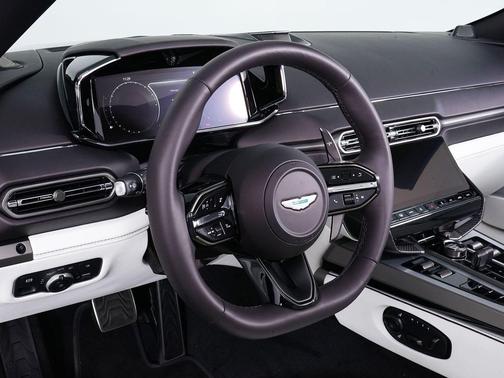 2026 Aston Martin Vanquish Volante